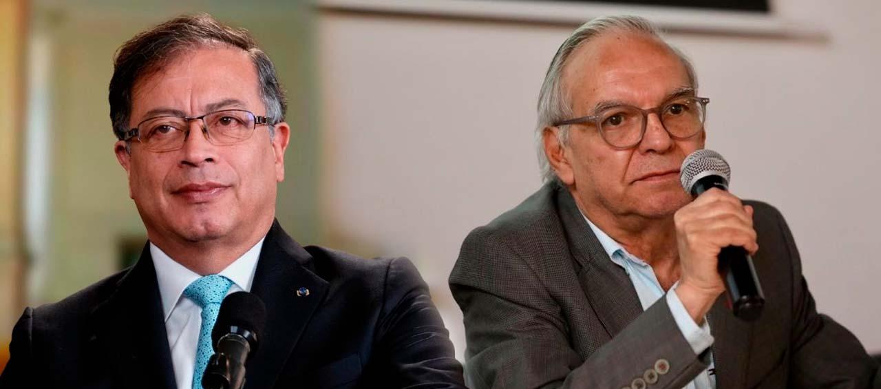 Presidente Gustavo Petro y el Ministro de Hacienda saliente Ricardo Bonilla.