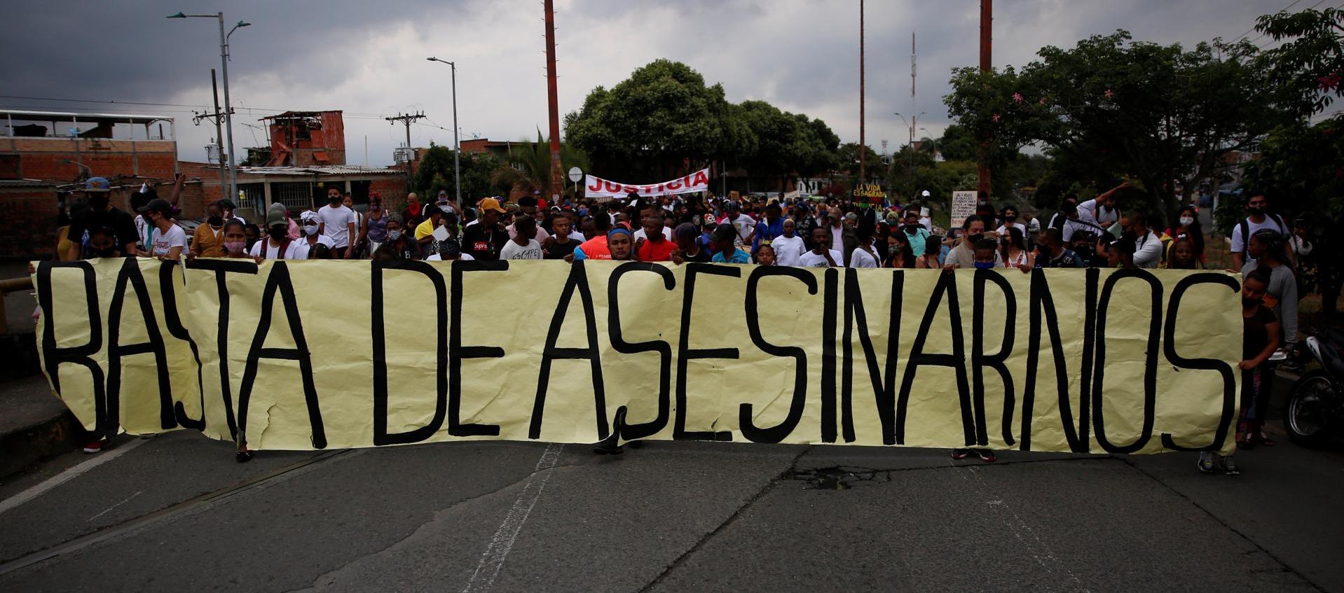 Manifestación exigiendo justicia por la masacre de cinco menores de edad en agosto de 2020, en Cali. 