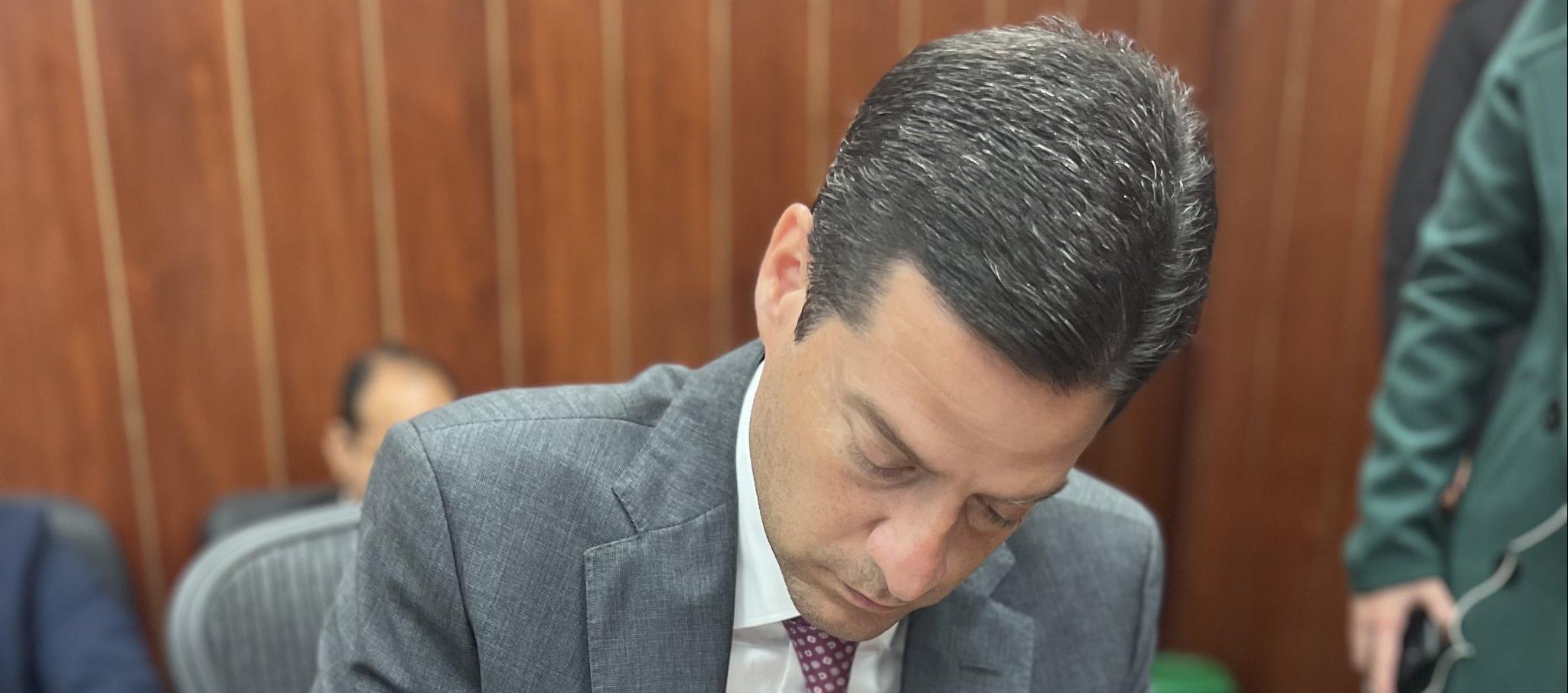 El senador Mauricio Gómez Amín.