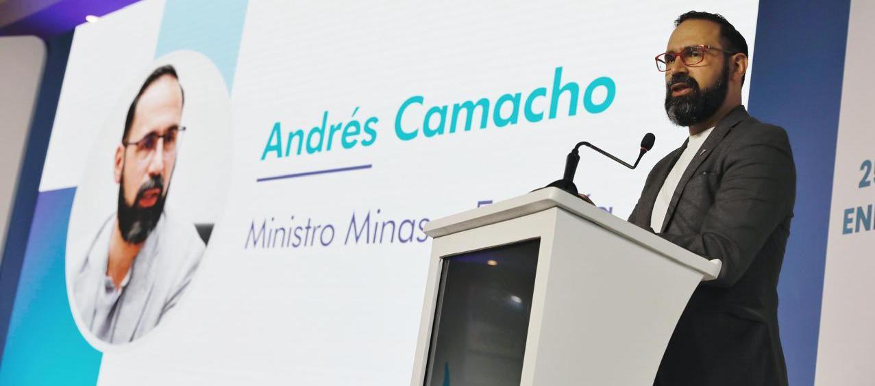 El Ministro de Minas, Andrés Camacho.