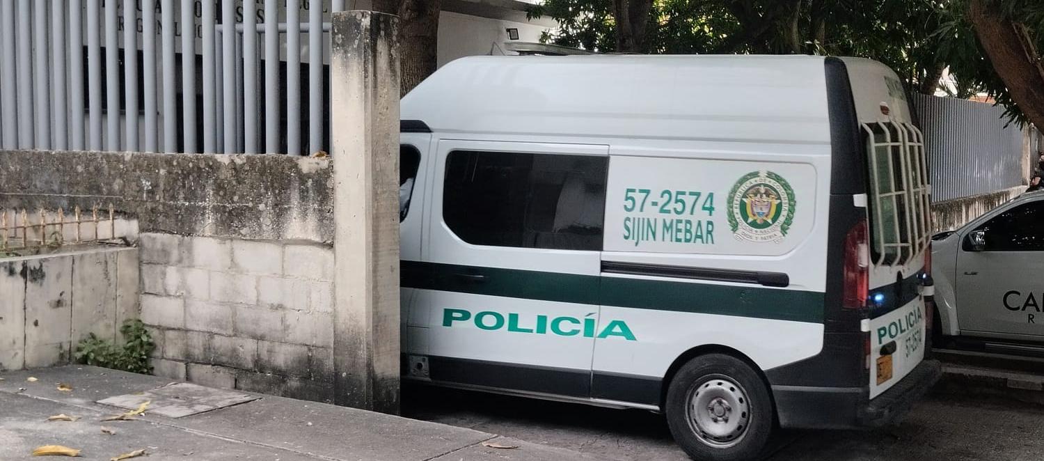 Momento de la llegada del cuerpo a Medicina Legal