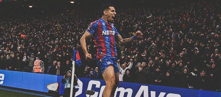 Daniel Muñoz festejando su segundo gol en la actual Premier League.