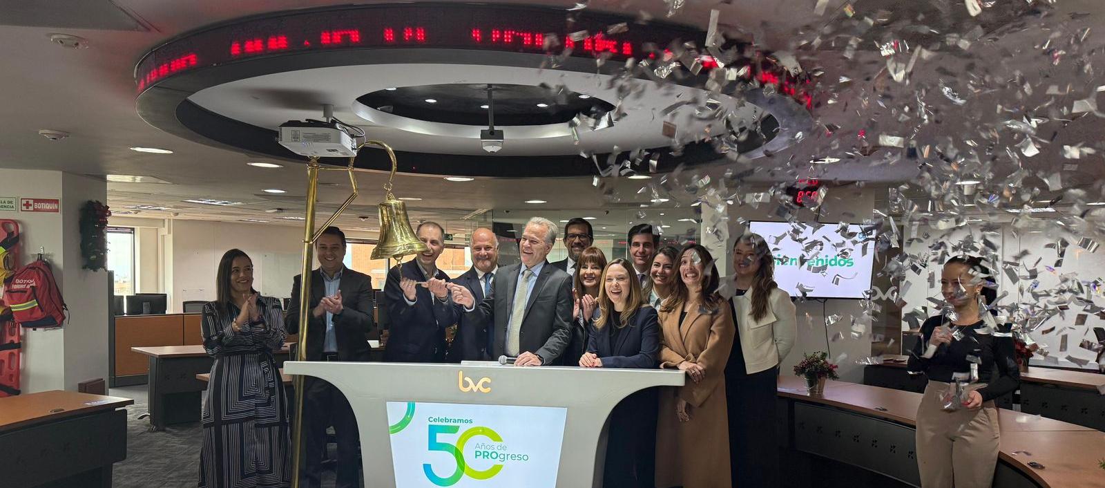 Simbólico toque de campana de Promigas en la Bolsa de Valores de Colombia.