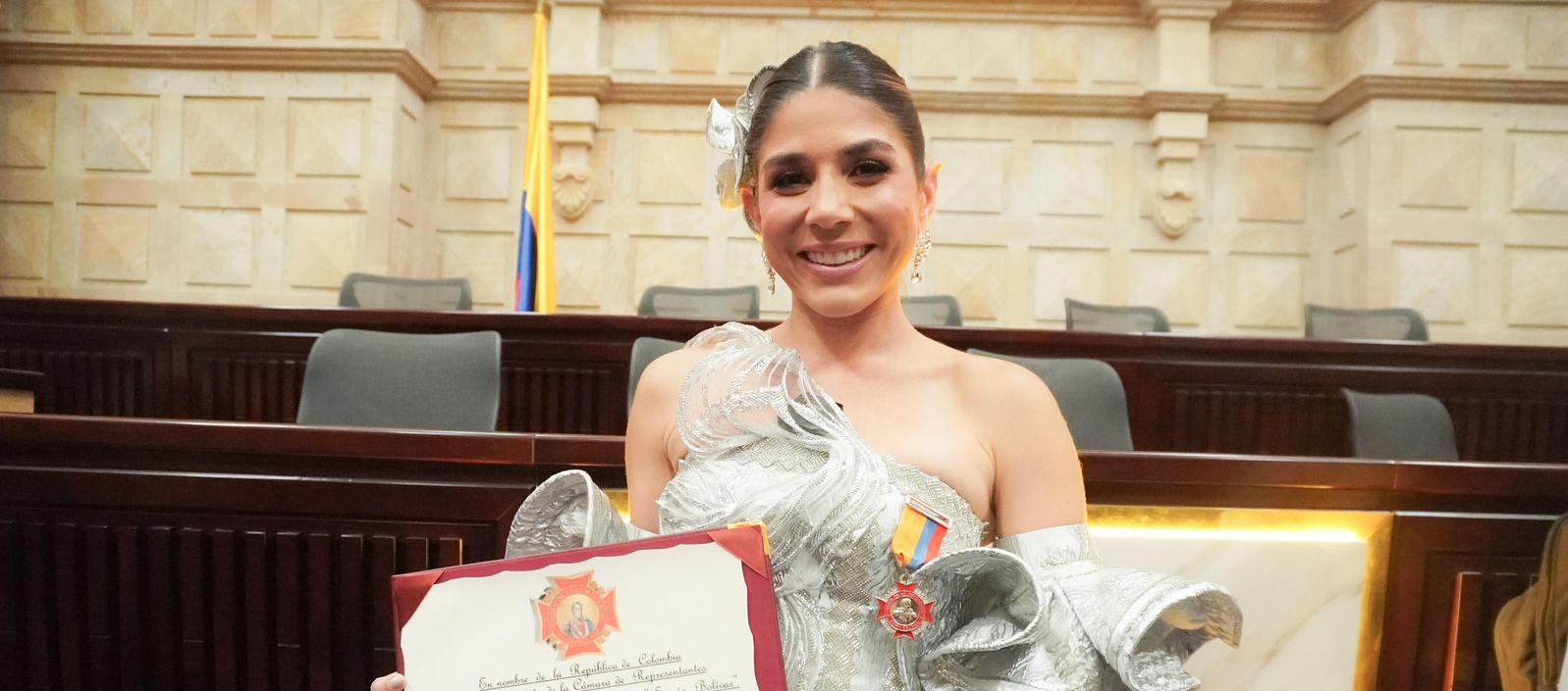 La reina de la 44, Alexsandra Estarita. 