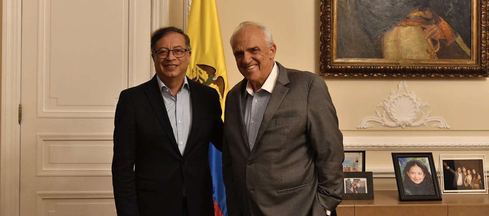 El Presidente Gustavo Petro y el exmandatario Ernesto Samper.