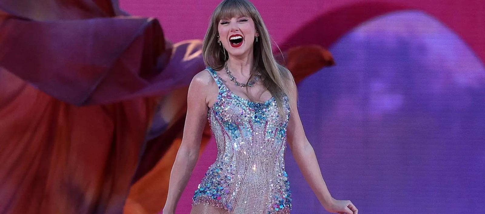 La cantante estadounidense Taylor Swift se presenta en el escenario durante 'The Eras Tour'.