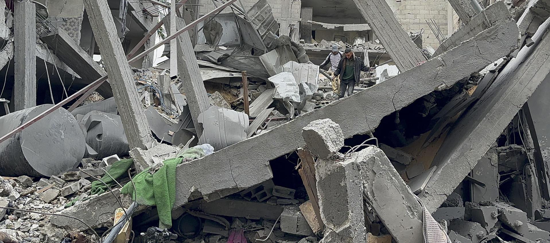 Edificio destruido en Gaza por los ataques.