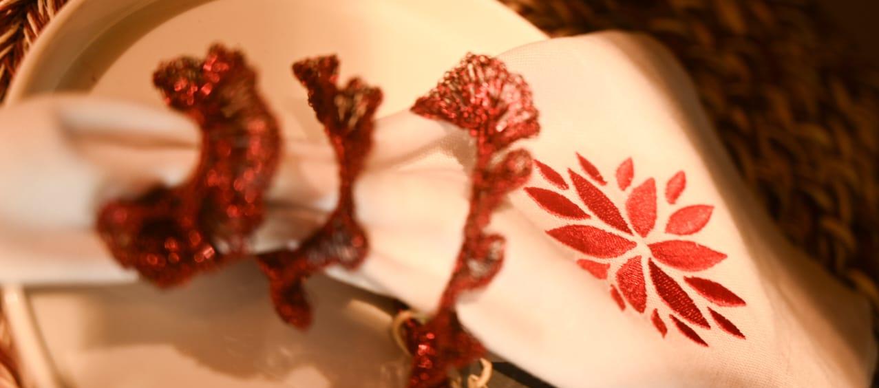 Porta servilletas en rojo hacen parte de la colección navideña.