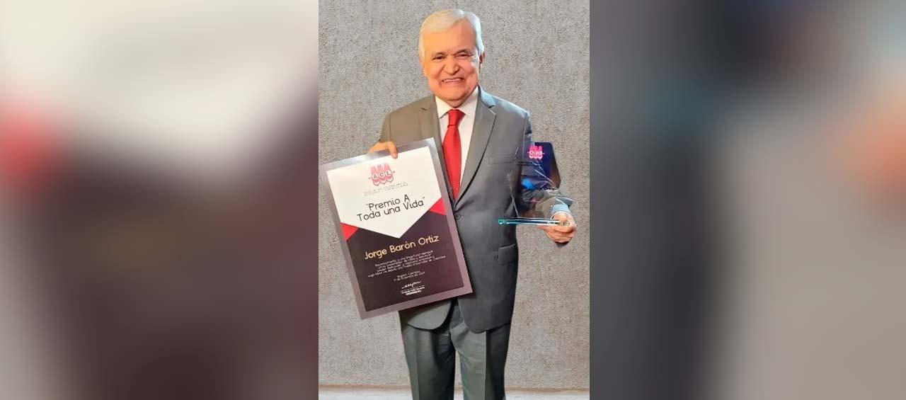Jorge Barón ha sido presentador durante 56 años del programa de televisión Show de las Estrellas. 