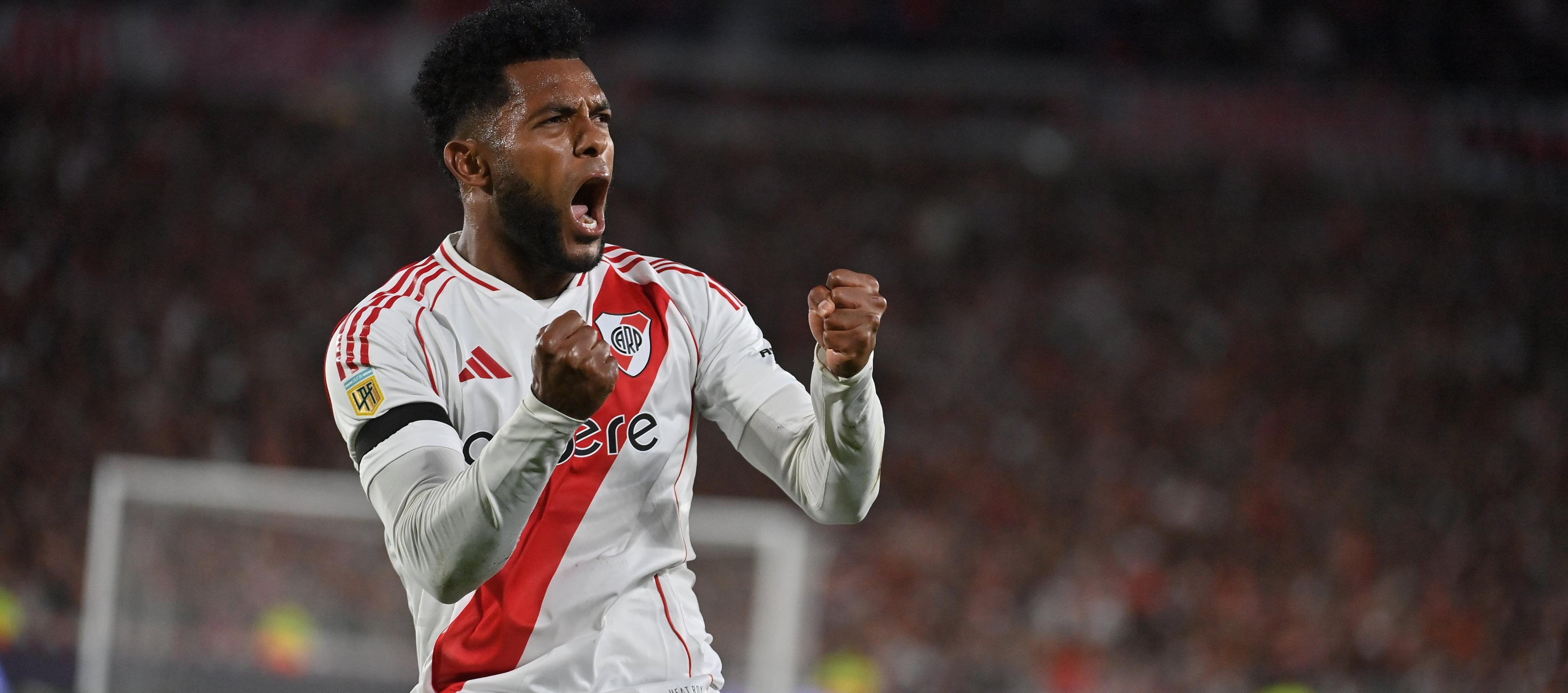 Miguel Ángel Borja celebra su gol contra Rosario Central. 