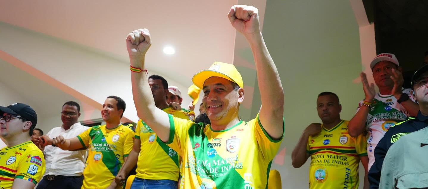 El alcalde Dumek Turbay en uno de los partidos del Real Cartagena. 