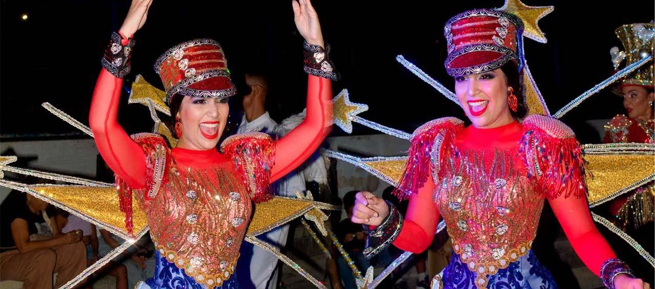 La soberana lució un vestido inspirado en los Cascanueces.