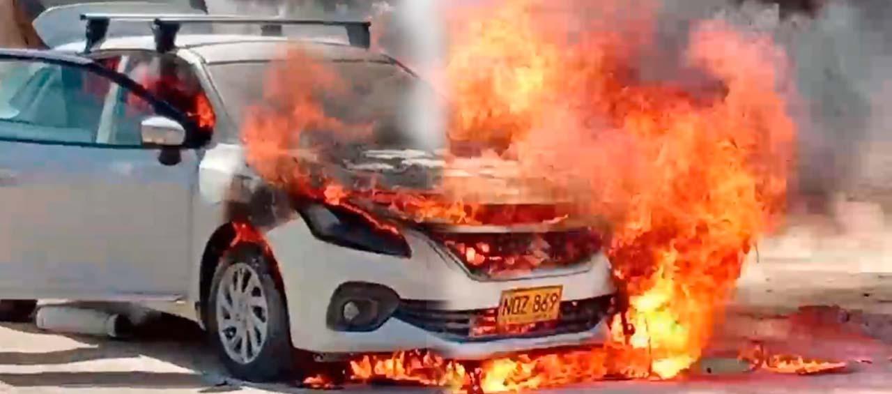 Vehículo que se incendió. 