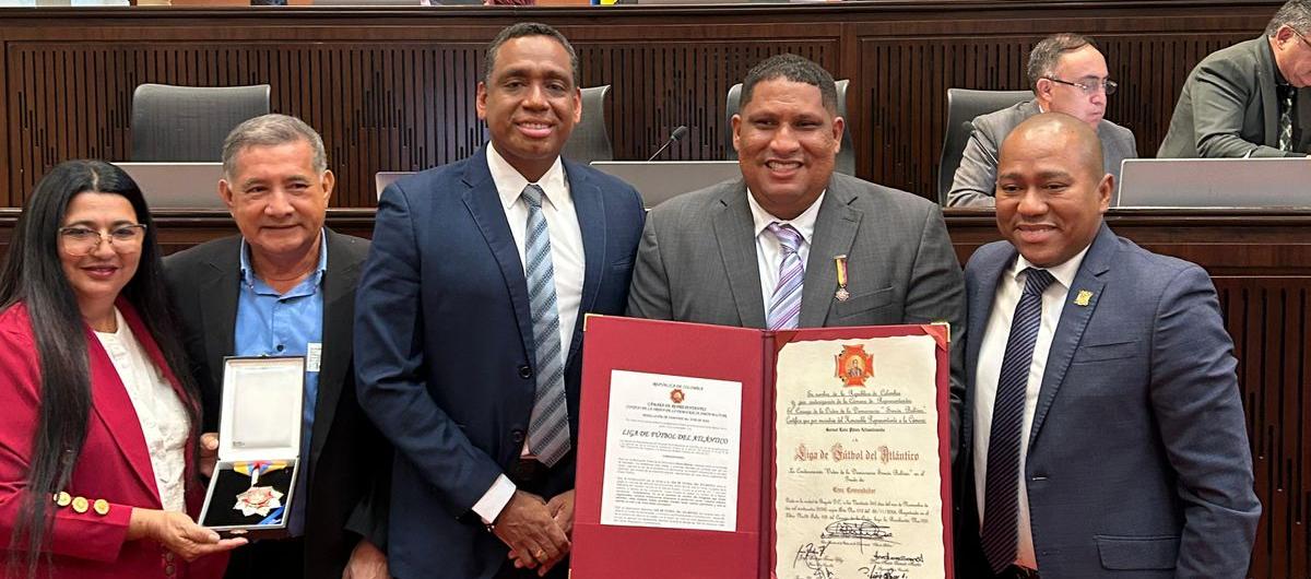 Francisco Sánchez, presidente de la Liga del Atlántico, recibió el reconocimiento en Bogotá. 