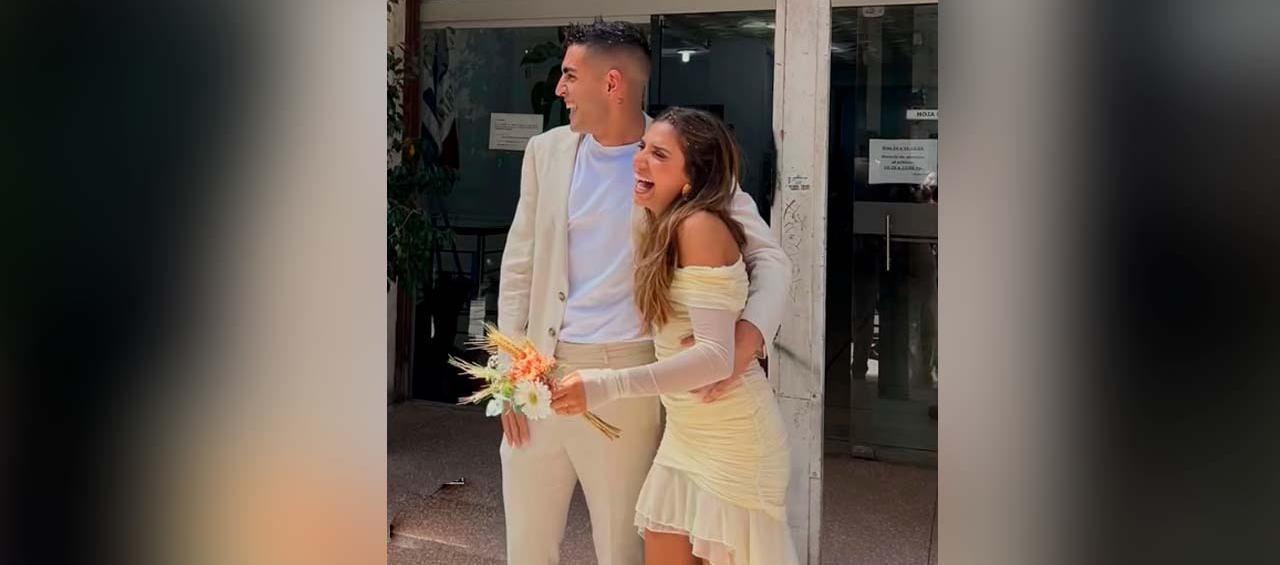 Santiago Mele con su esposa Manuela Calvi tras culminar la ceremonia civil.