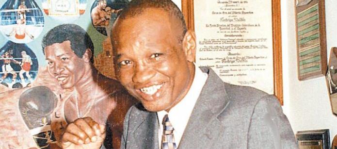 Rodrigo 'Rocky' Valdés fue campeón mundial mediano del Consejo Mundial de Boxeo.