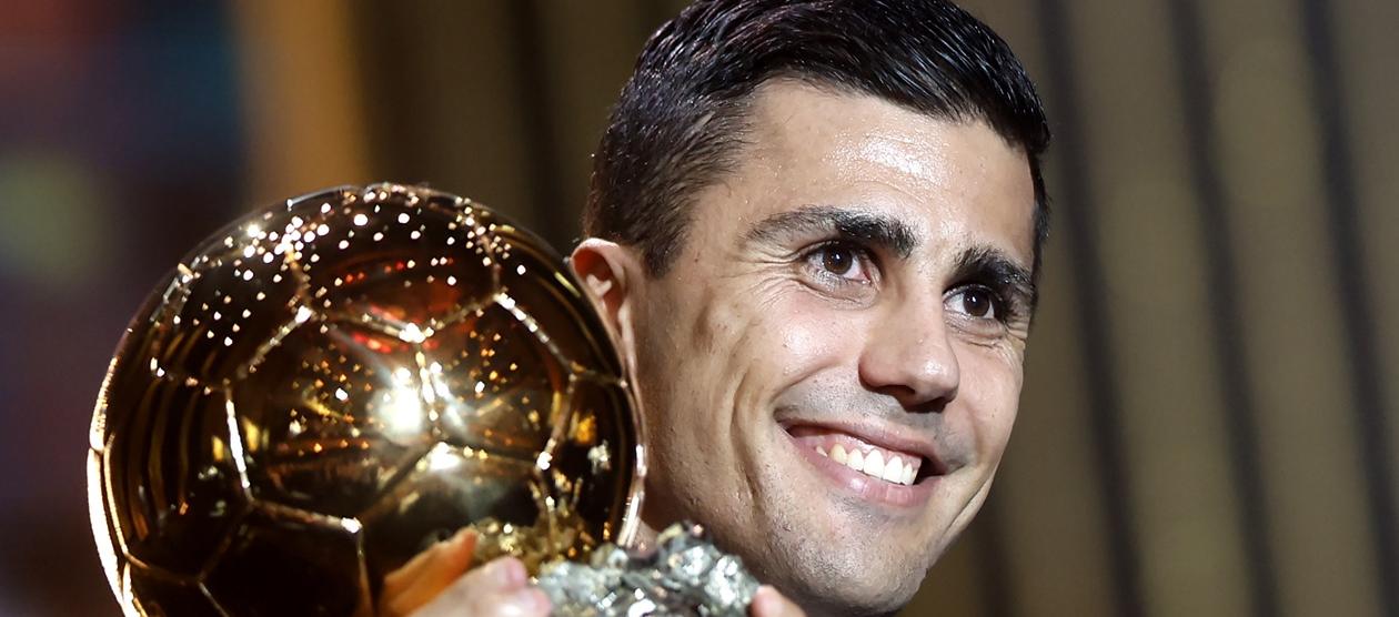 Rodri Hernández, ganador del Balón de Oro, e integrante del once mundial de la FIFPro.