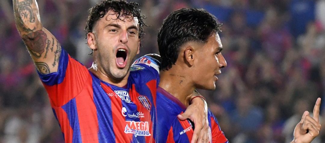 Cristian Sención y Jannenson Sarmiento, jugadores del Unión Magdalena. 