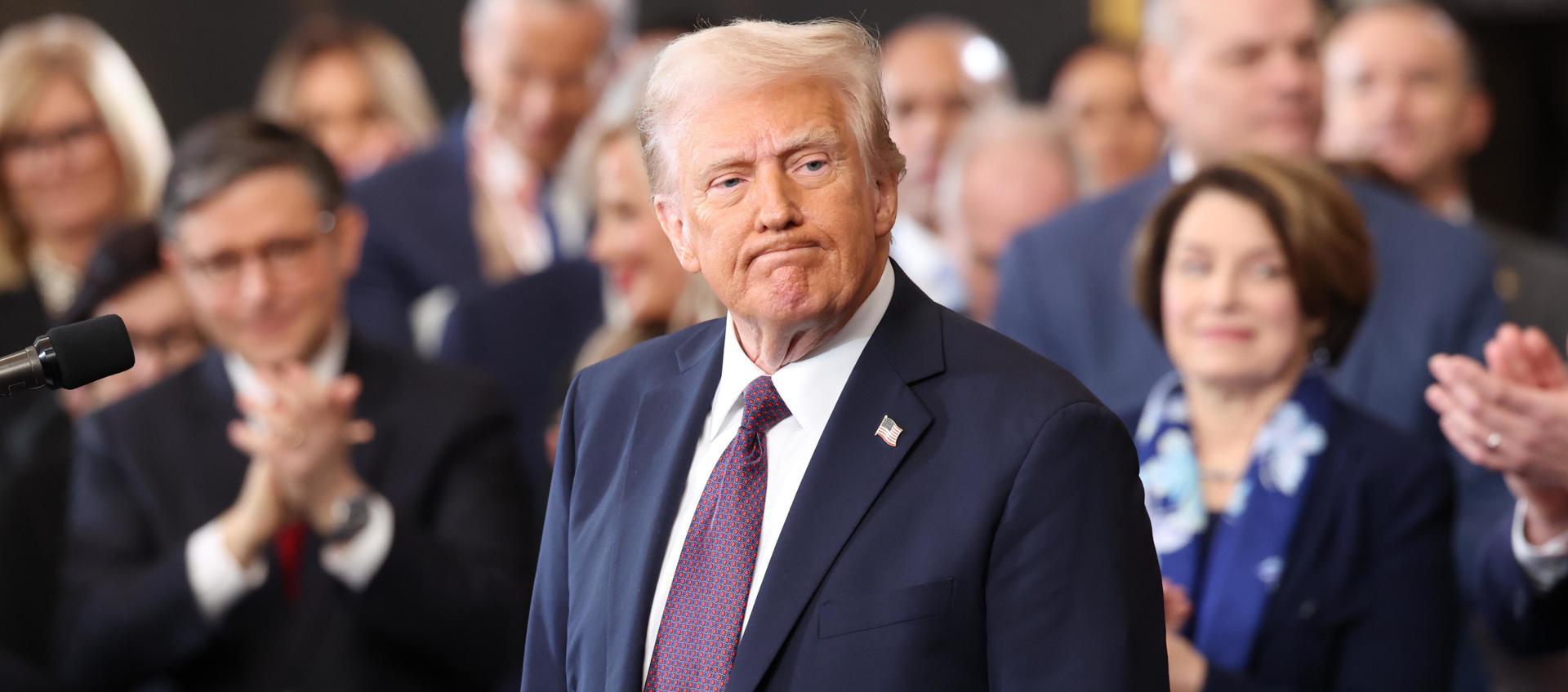 Donald Trump en el interior del Capitolio este lunes.