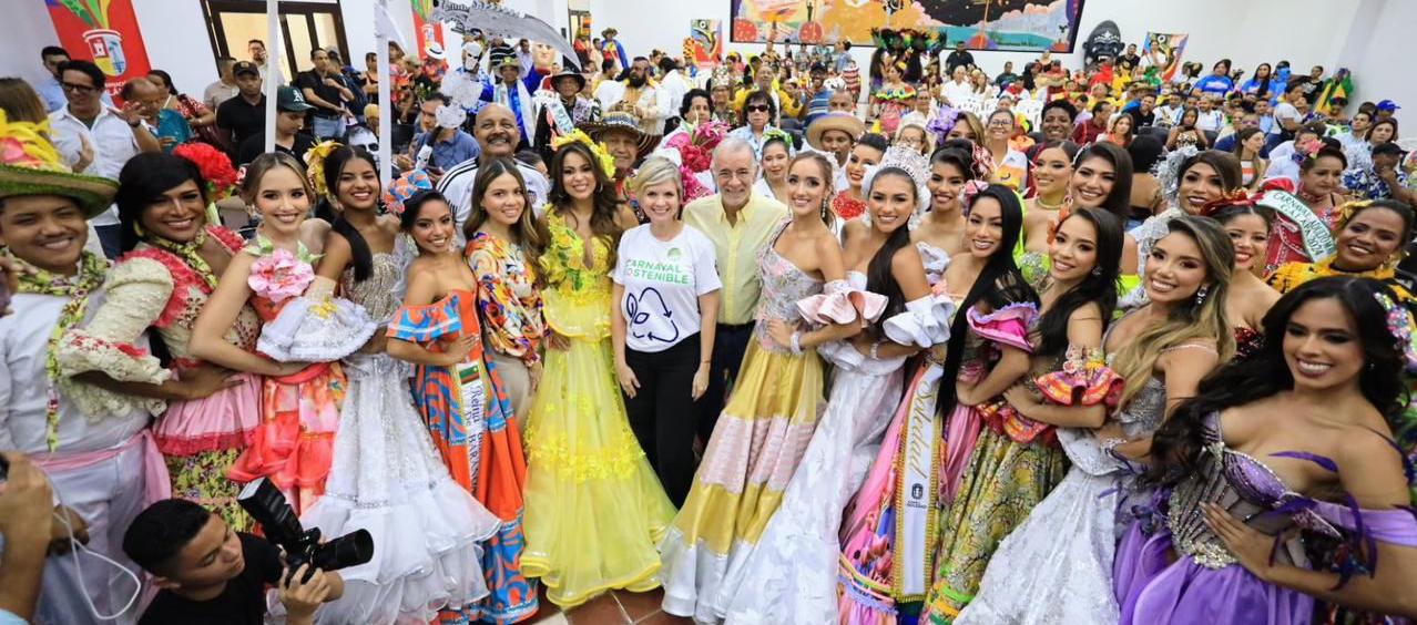 Con una inversión de $1.366.742.856 371, se beneficiaron 371 hacedores culturales que fueron utilizados en proyectos artísticos y culturales a lo largo del año.