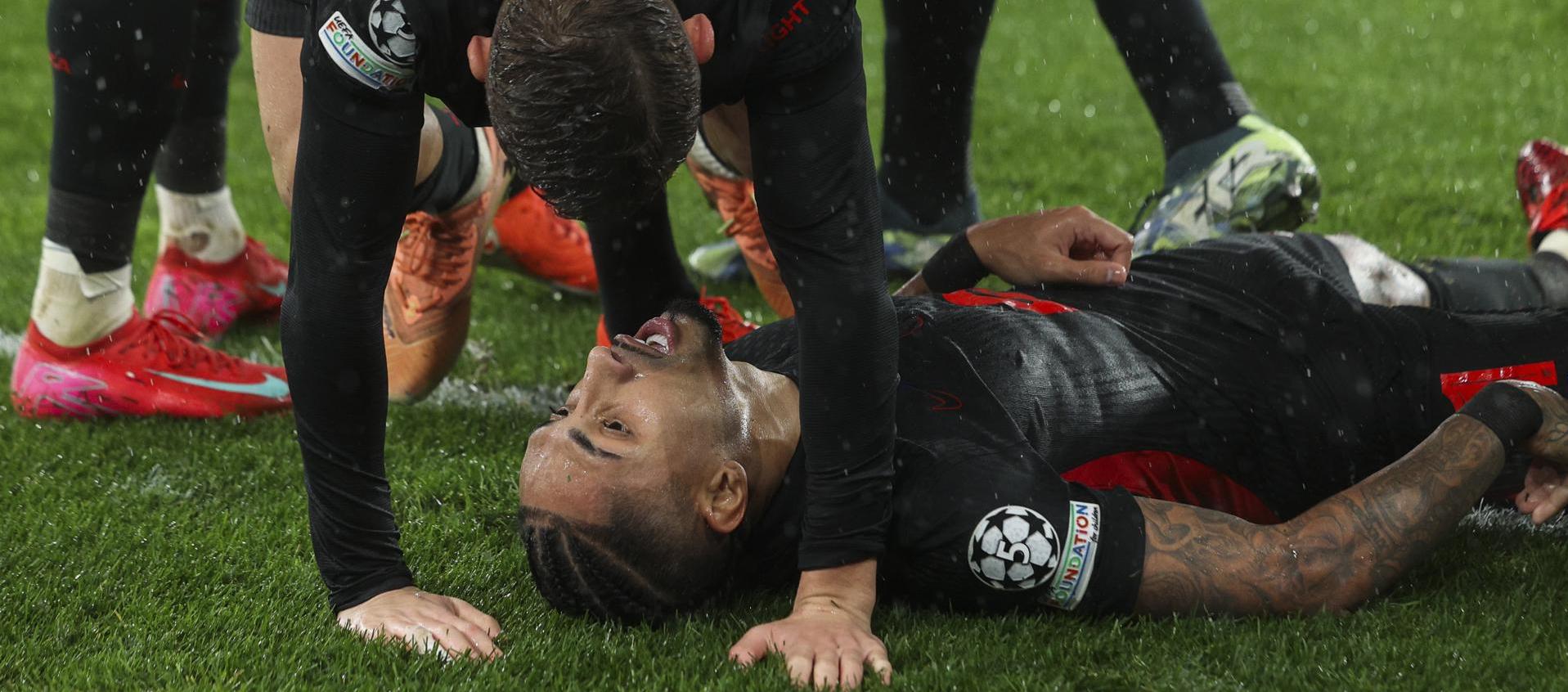 Raphinha, autor del gol del triunfo, tras la celebración del tanto.