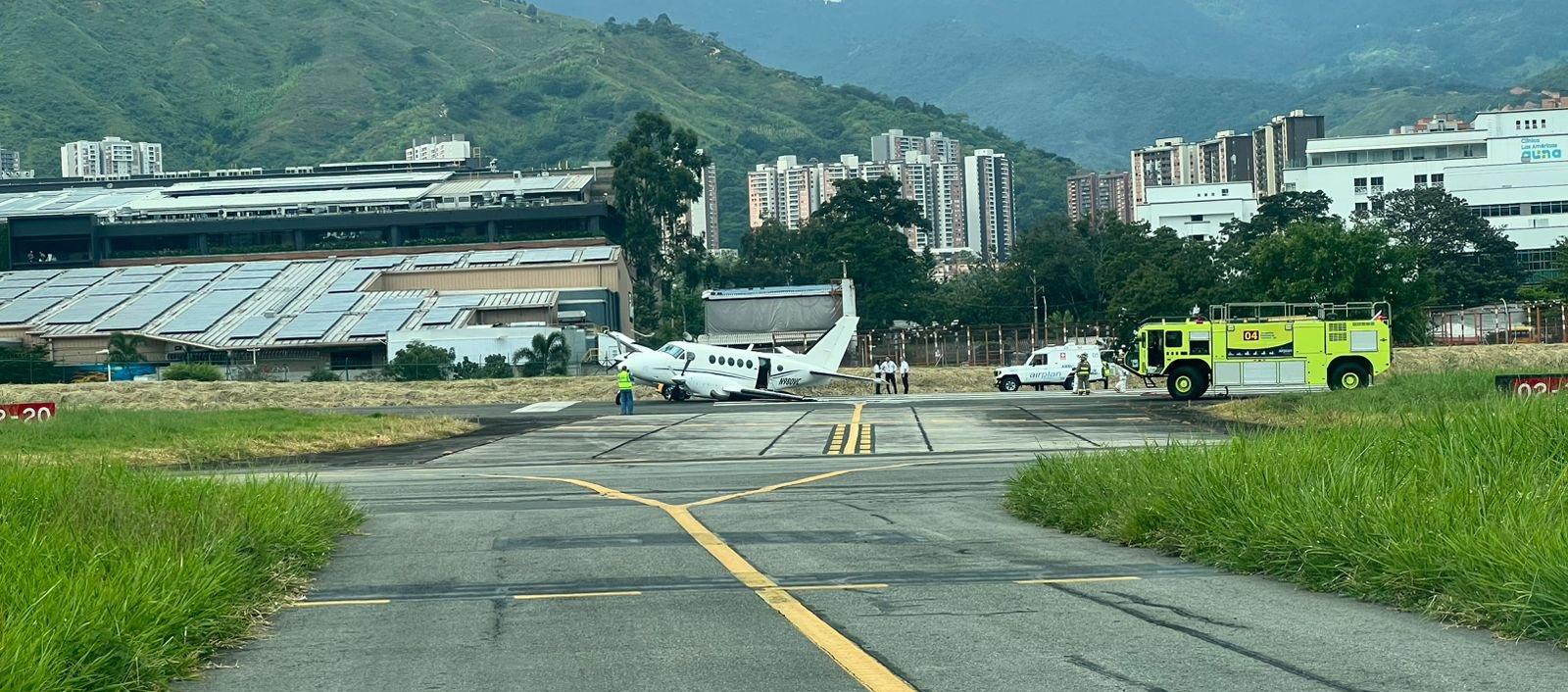 Avioneta en la pista de la Olaya Herrera.