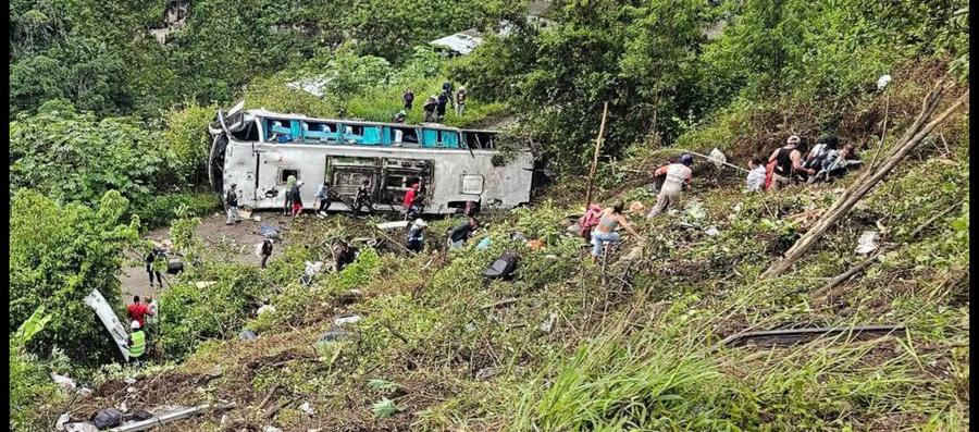 Bus de transporte especial accidentado