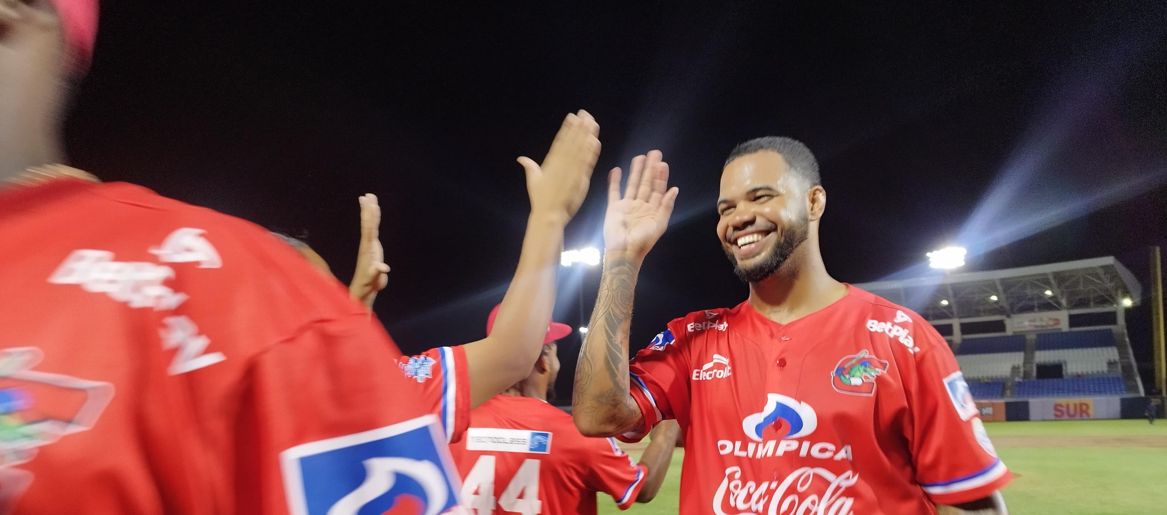 Oddy Núñez trabajó siete entradas y fue el pitcher ganador.