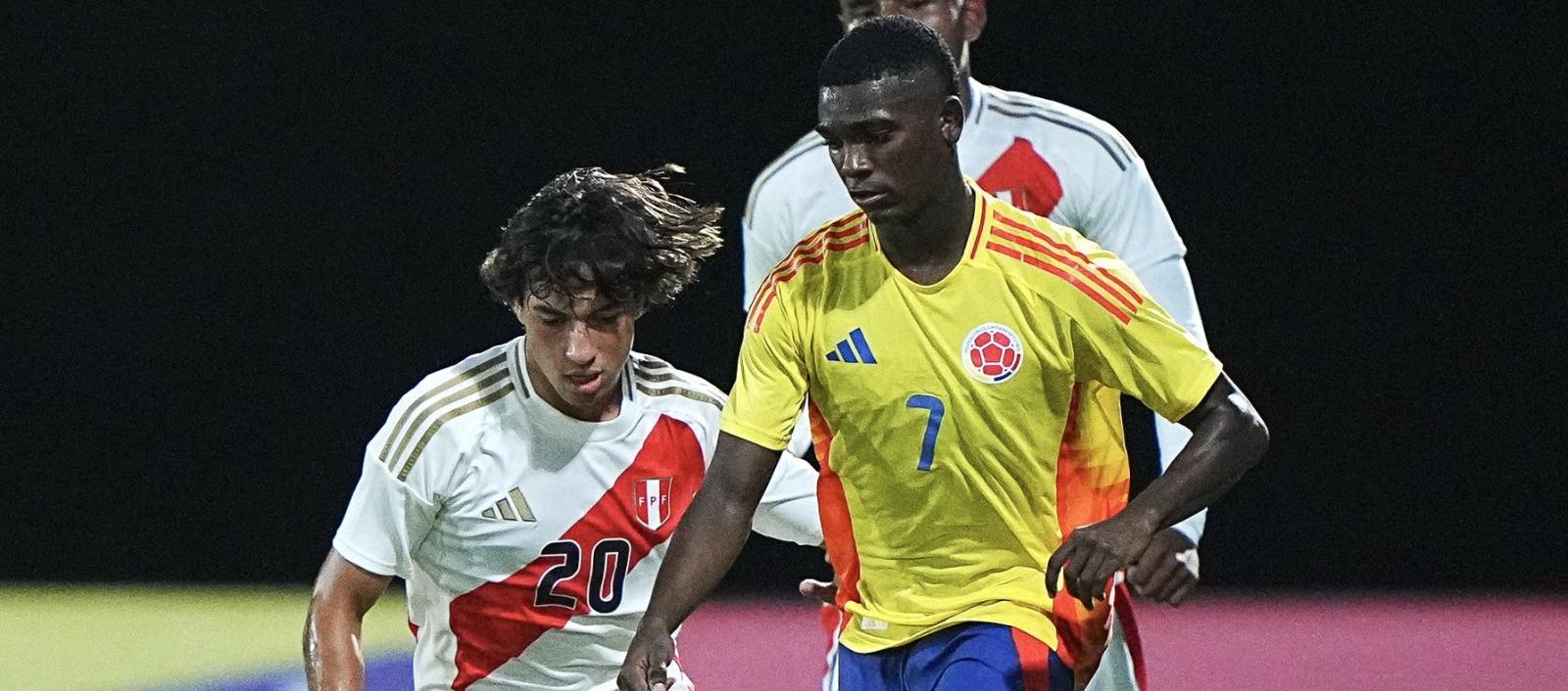 Joel Canchimbo en el amistoso contra Perú.