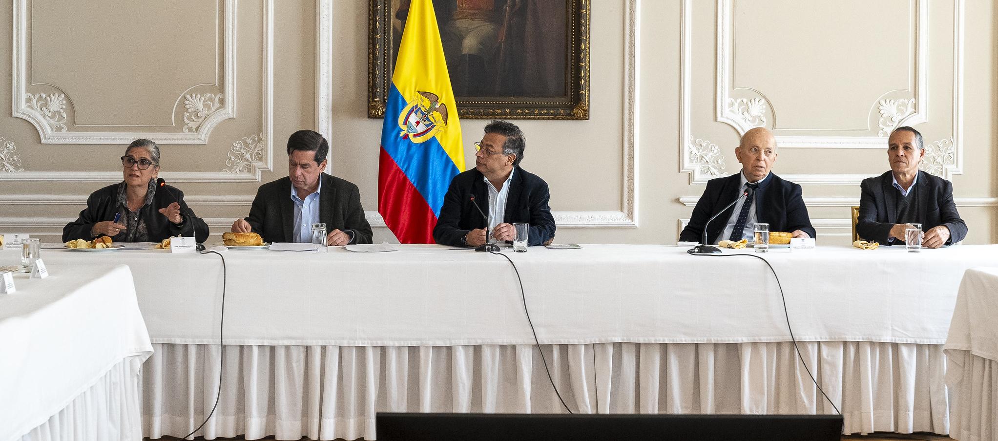 El Presidente de la República, Gustavo Petro, con su equipo de Gobierno.