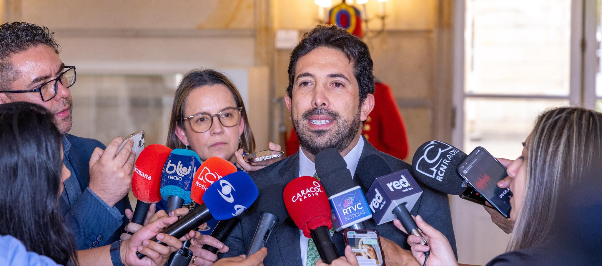 Diego Guevara, Ministro de Hacienda.