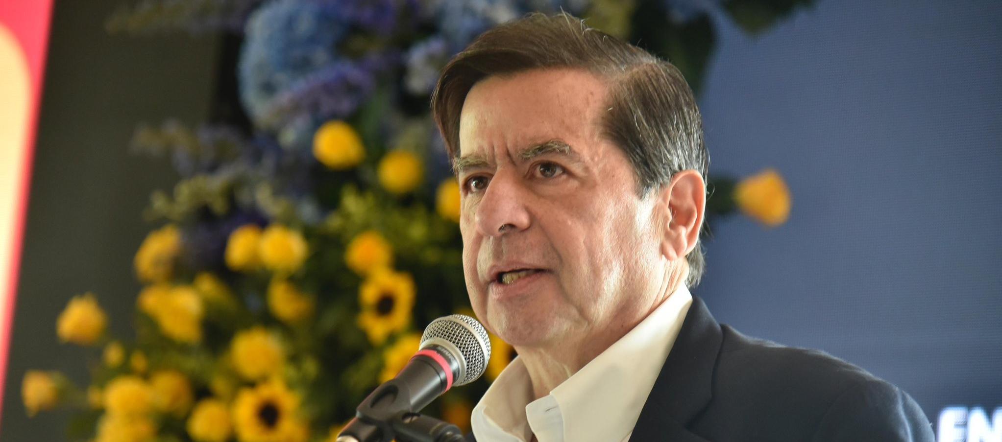 Juan Fernando Cristo, ministro del Interior. 