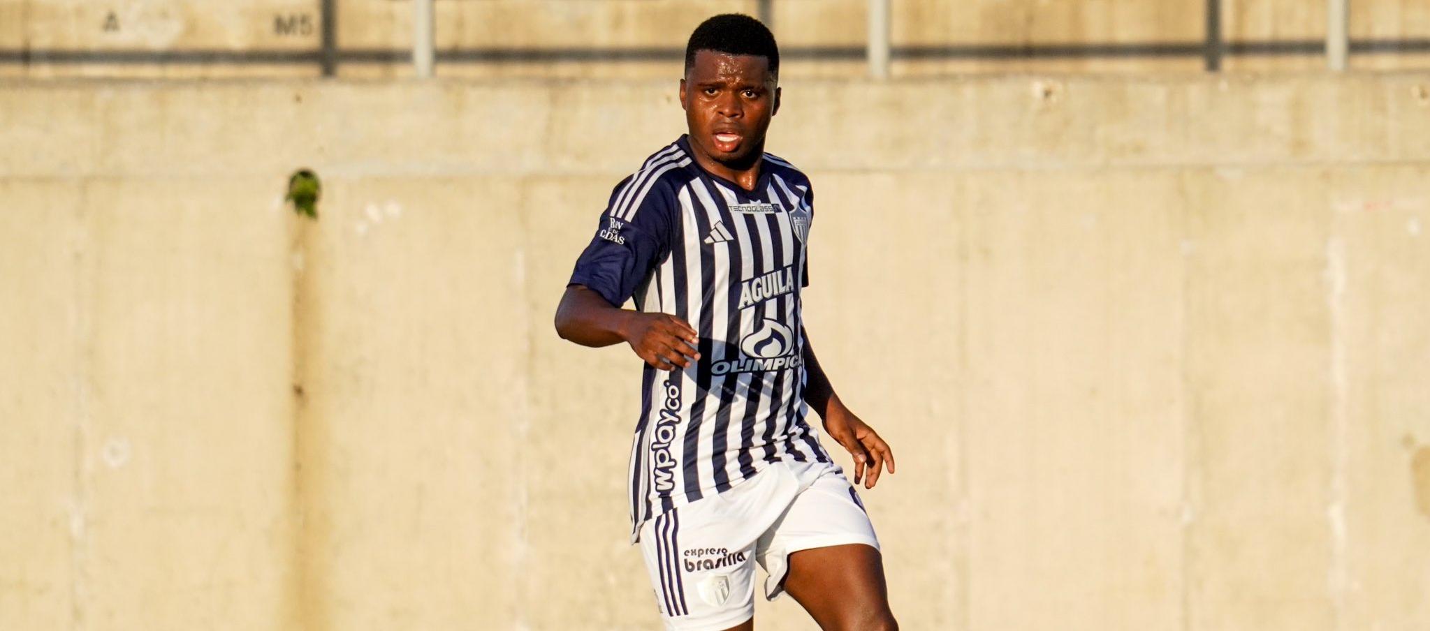 Deiber Caicedo, uno de los refuerzos de Junior, en el último amistoso contra Estudiantes.