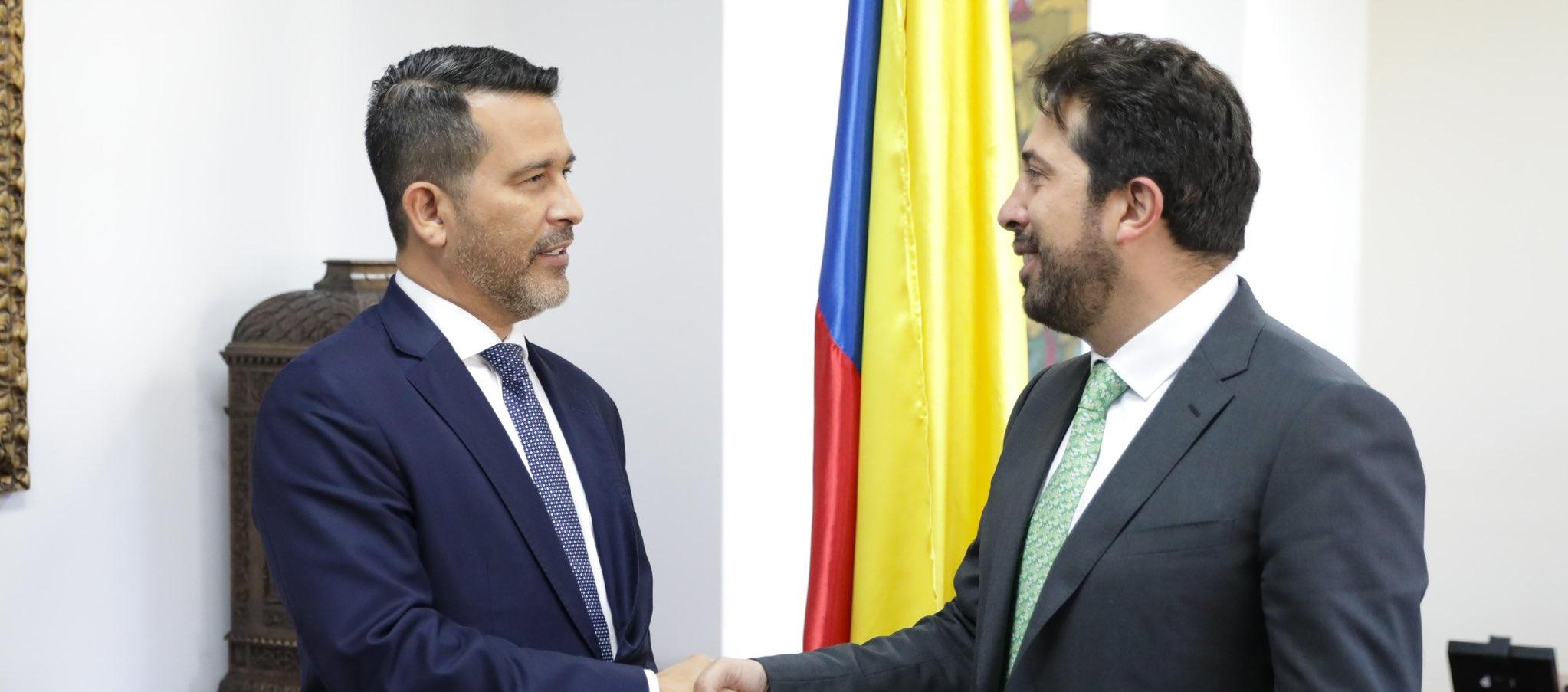 Luis Eduardo Llinás, nuevo director de la Dian, y el Ministro de Hacienda, Diego Guevara.