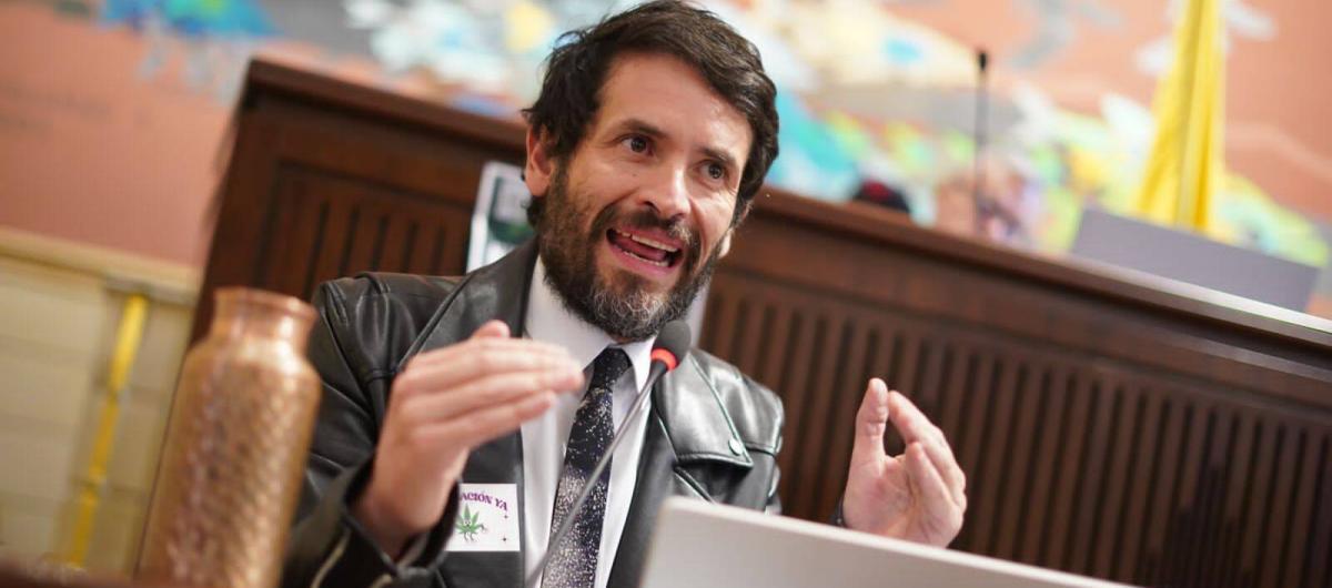 Juan Carlos Losada, representante a la Cámara.