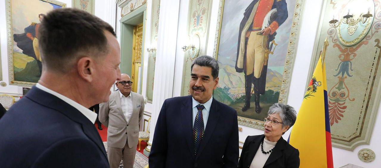 Nicolás Maduro reunido con Richard Grenell.