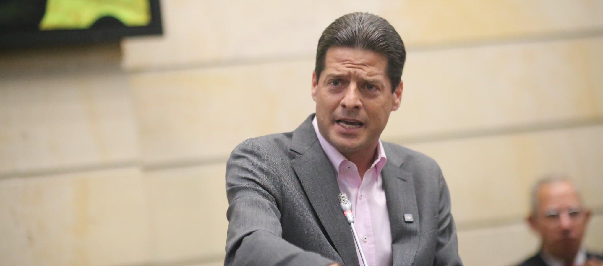 El senador Mauricio Gómez Amín.