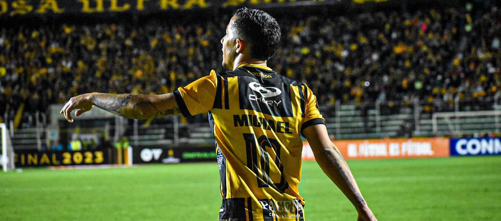 Michael Ortega en un partido con The Strongest.