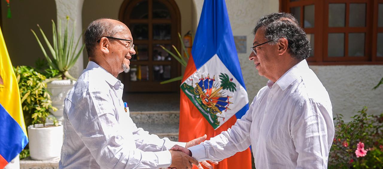 Petro recibido en Haití.