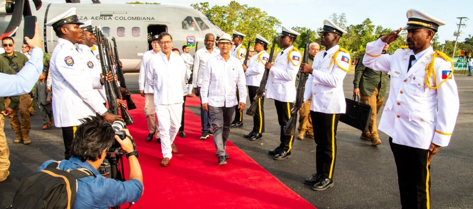 El Presidente Gustavo Petro a su llegada este miércoles a Haití. 