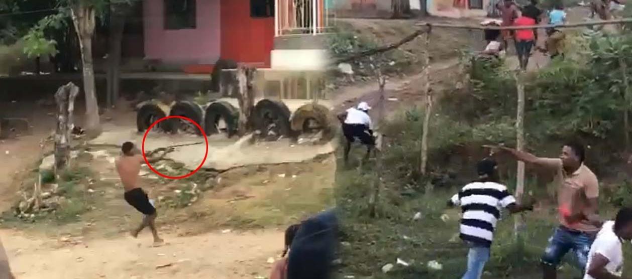 Momentos de la riña masiva en Rotinet. 