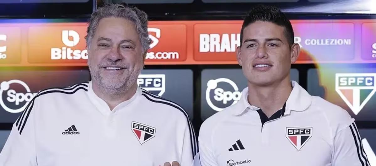 Julio Casares y James Rodríguez cuando presentaron al colombiano en Sao Paulo.