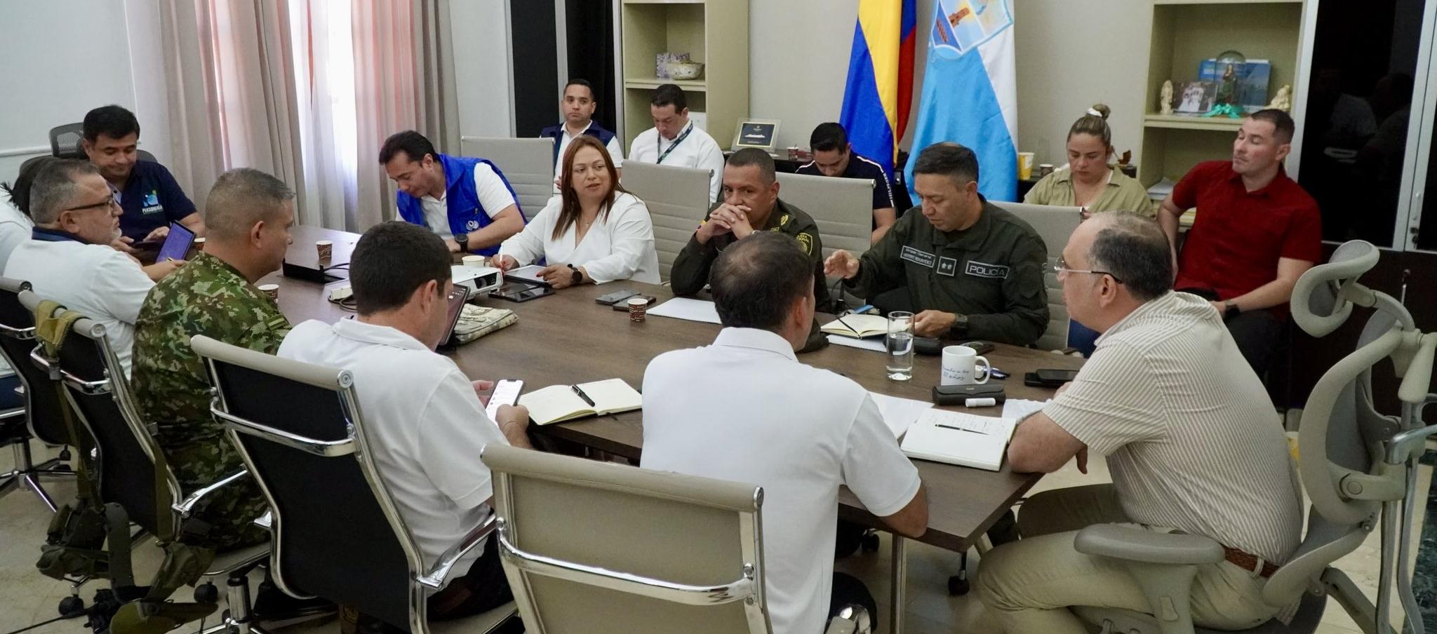 Autoridades en Consejo Extraordinario de Seguridad.