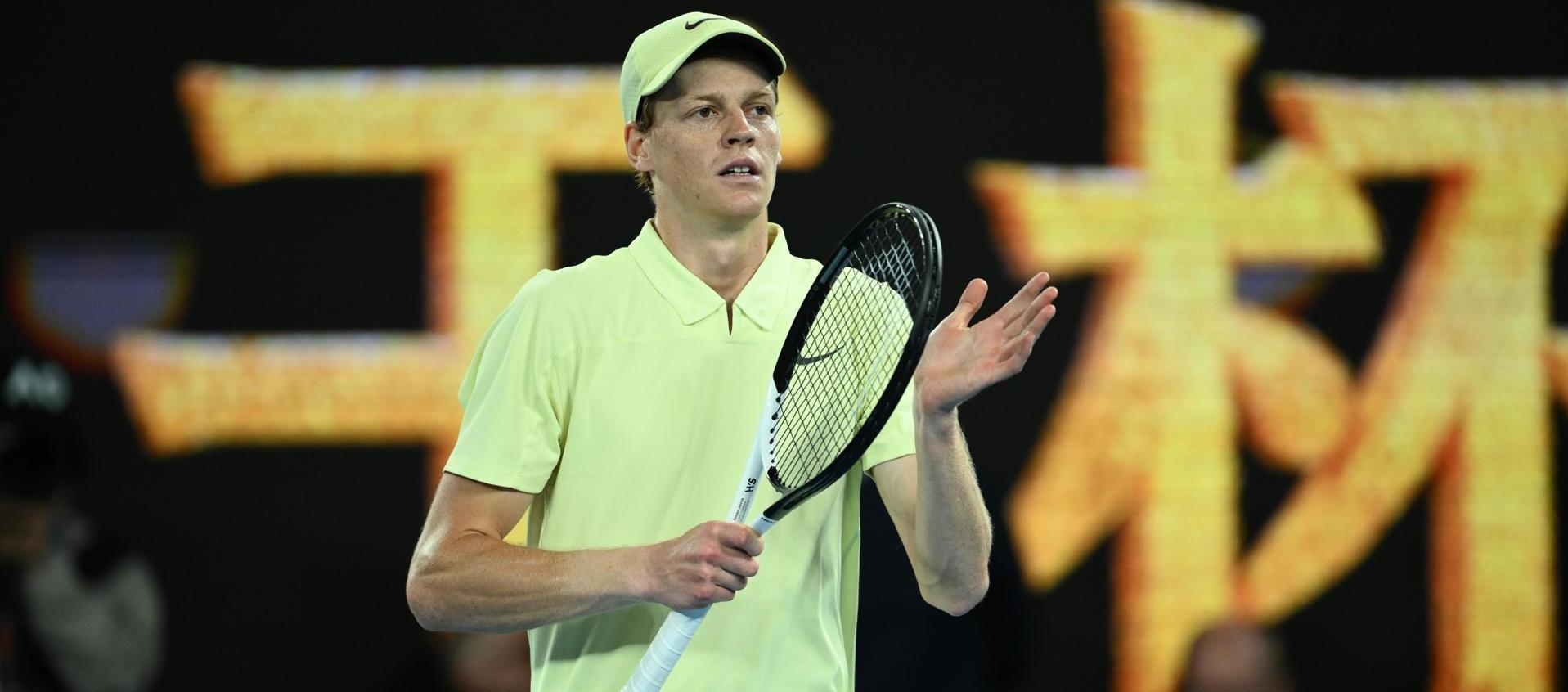 Jannik Sinner durante el juego.