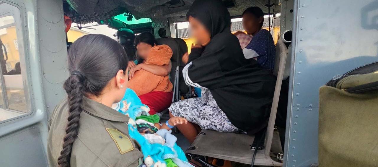 Momentos del alistamiento para la evacuación de los menos en La Guajira.