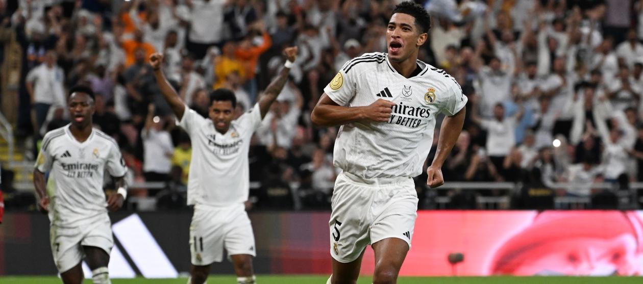 Jude Bellingham inicia su celebración tras marcar el pimer gol del Real Madrid.