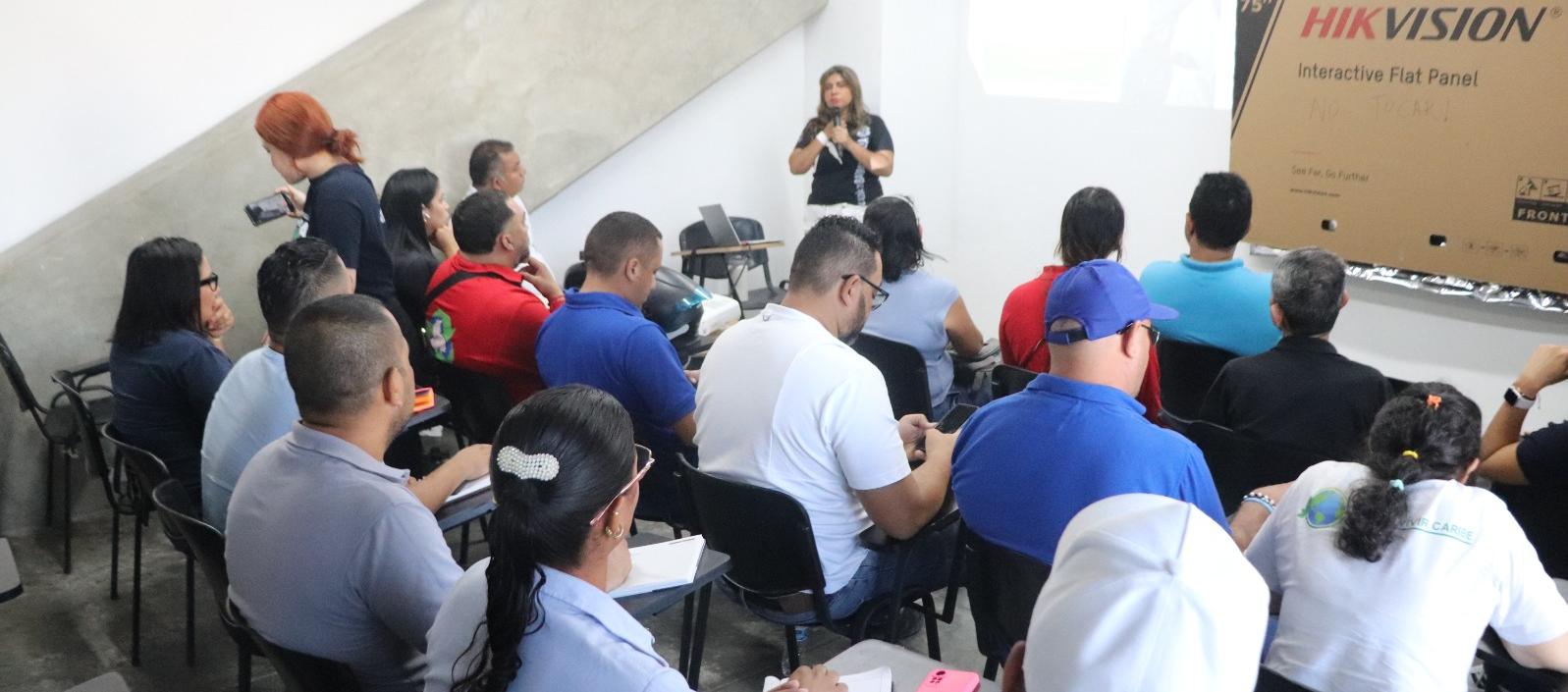 Reunión del Distrito con los recicladores de oficio.