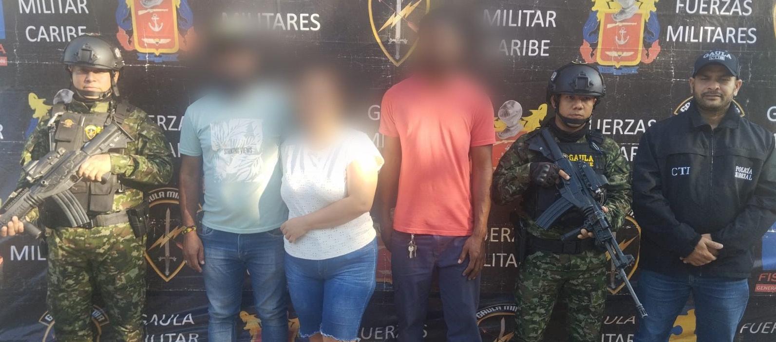 Trabajador liberado junto a su familia. 