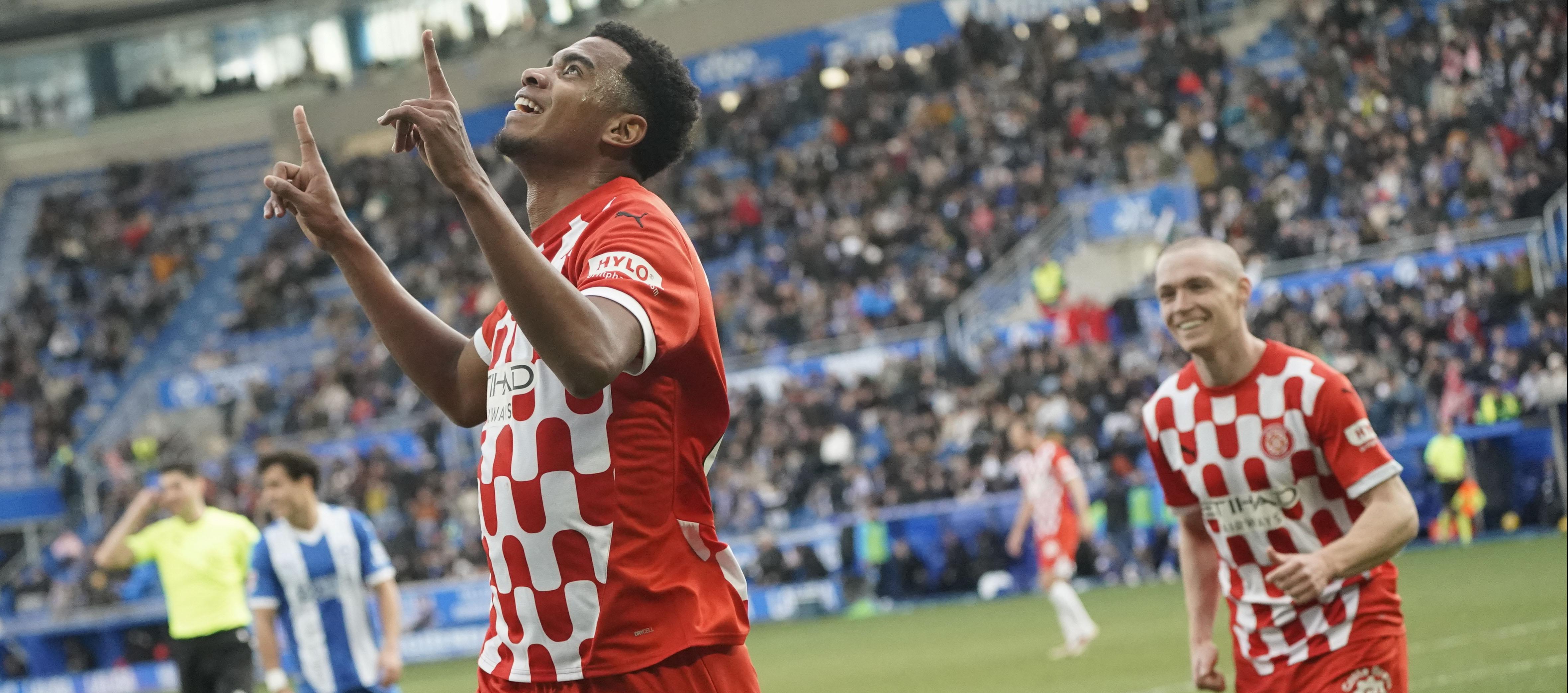 John Solis celebra tras marcar el gol que le dio la victoria al Girona sobre el Alavés.