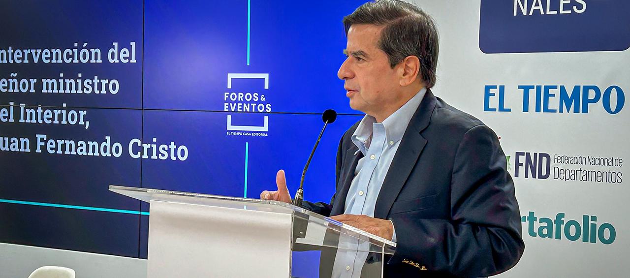 Juan Fernando Cristo, Ministro del Interior.